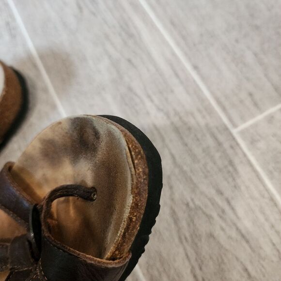 Think! Leather Sandals - Picture 9 of 16